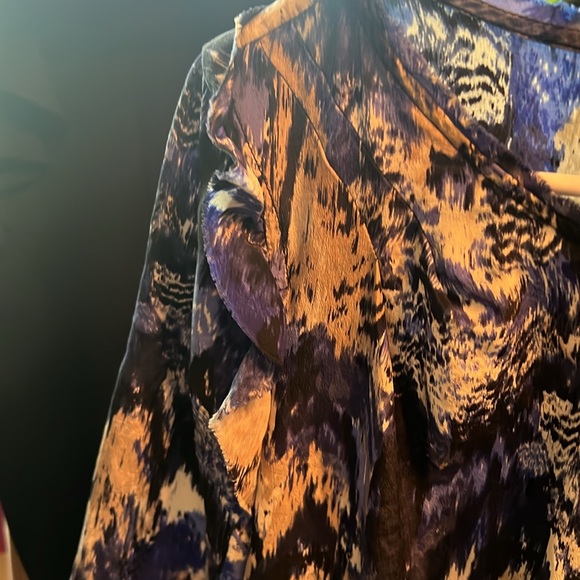 BCBG printed silk dress size small, fringe hem, 3/4 sleeves - Picture 3 of 8